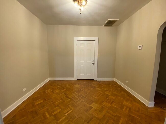 Building Photo - 309 W Whitney Ave