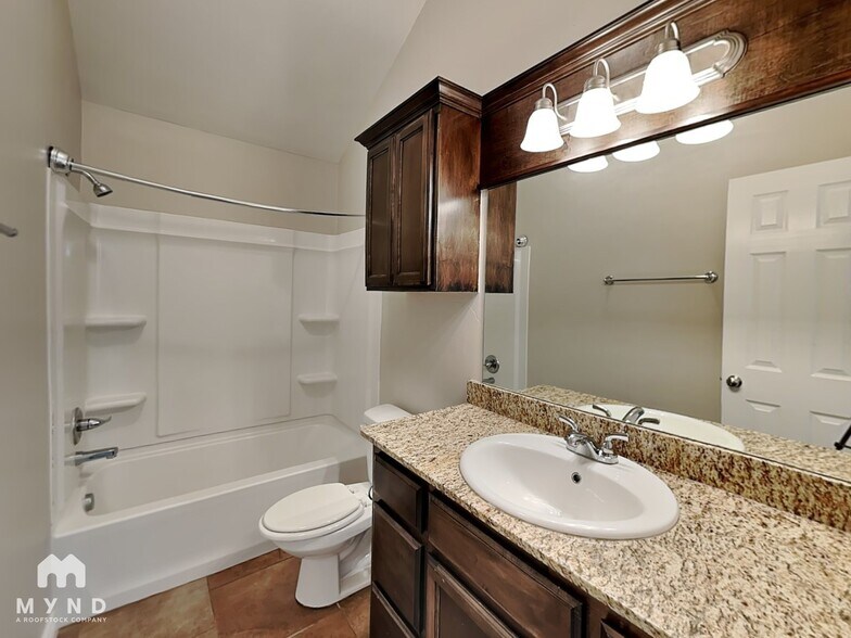 Building Photo - 1007 Merlin Dr
