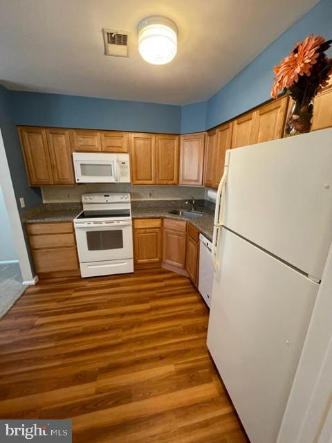 Building Photo - 1598 Nixon Dr