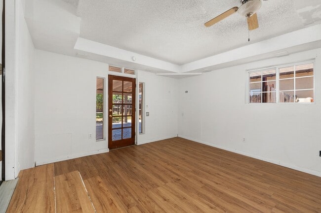 Building Photo - 1231 Evilo St