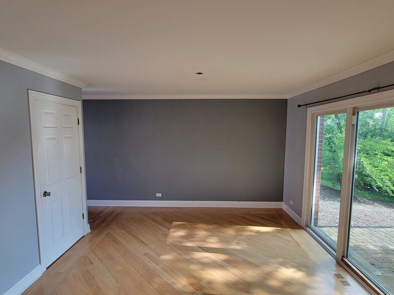 Building Photo - 2116 Rugen Rd