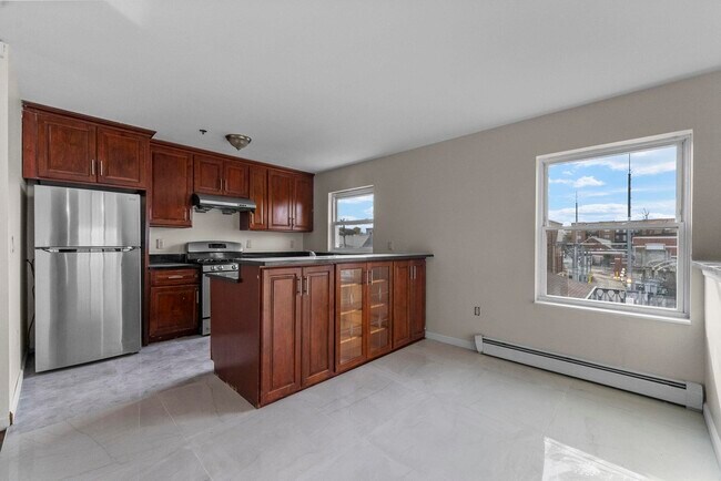 Building Photo - 2207-2209 Grand Ave