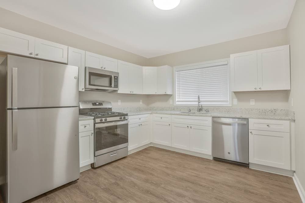 Building Photo - 2148 Green Forrest Dr