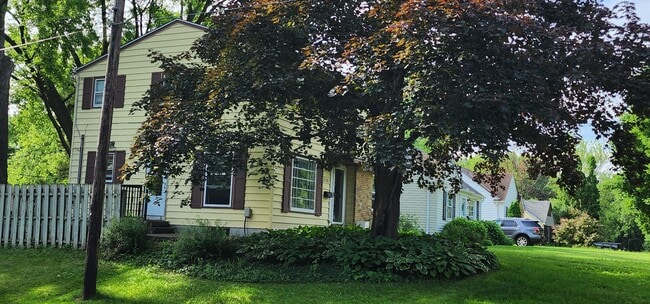 Building Photo - 3101 Quebec Ave S
