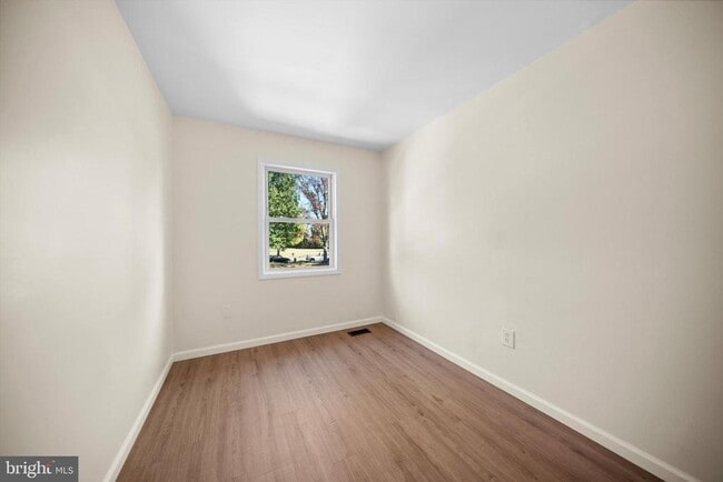 Building Photo - 14797 Tamarack Pl