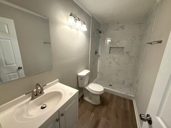 Building Photo - 7923 Shinn Dr