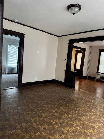 Building Photo - 37 Mountford St