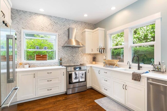 Building Photo - 3Bd/2.5Ba Seattle House