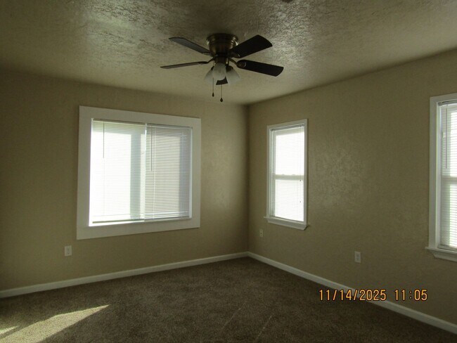 Building Photo - Fields and Dunning Home! Small Pet Negotiable with owner approval!