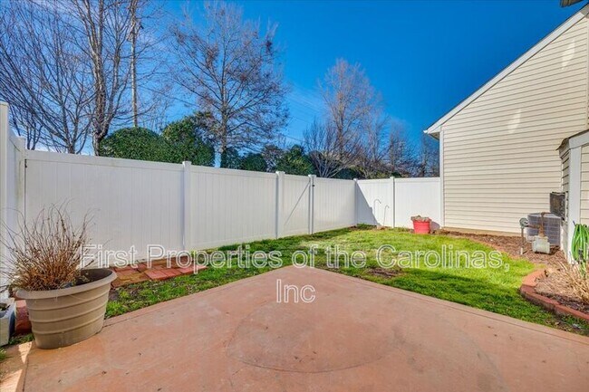 Building Photo - 618 Bayou Cir