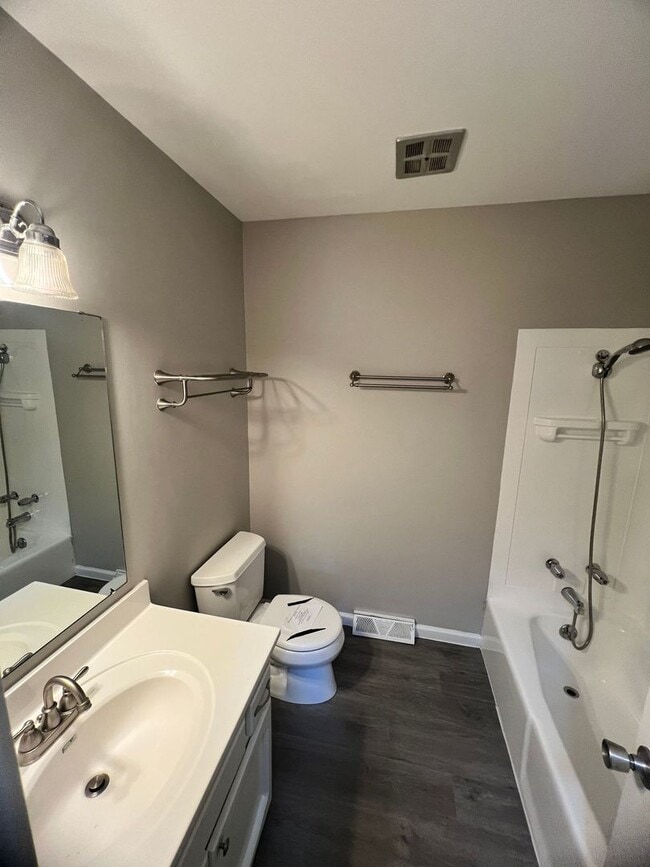 Building Photo - Beautiful Home with Two Living Rooms and Plenty of Outdoor Space