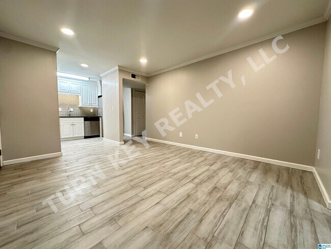 Building Photo - 417 Skyview Dr