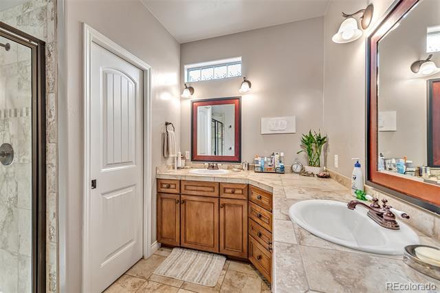 Building Photo - 358 Cliff View Dr