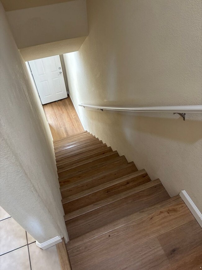 Building Photo - 2 bed - 2.5 bath - 2 car garage Townhome