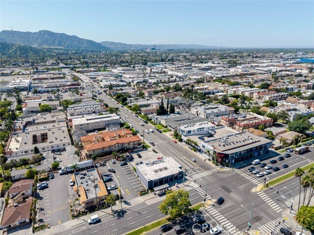 Building Photo - 1051 Western Ave