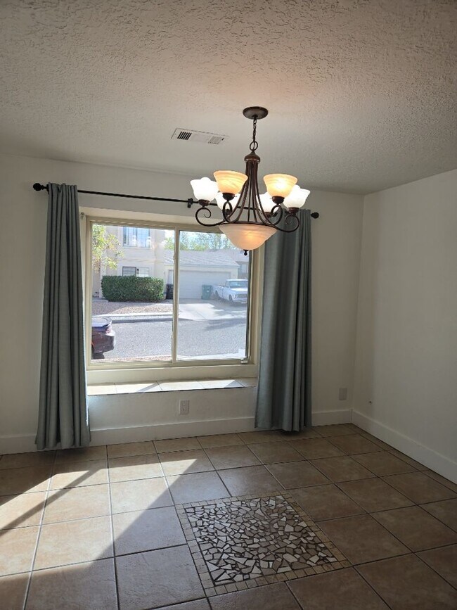 Building Photo - 4 Bedroom, 3 Bathroom! Lovely Home Coming Soon!