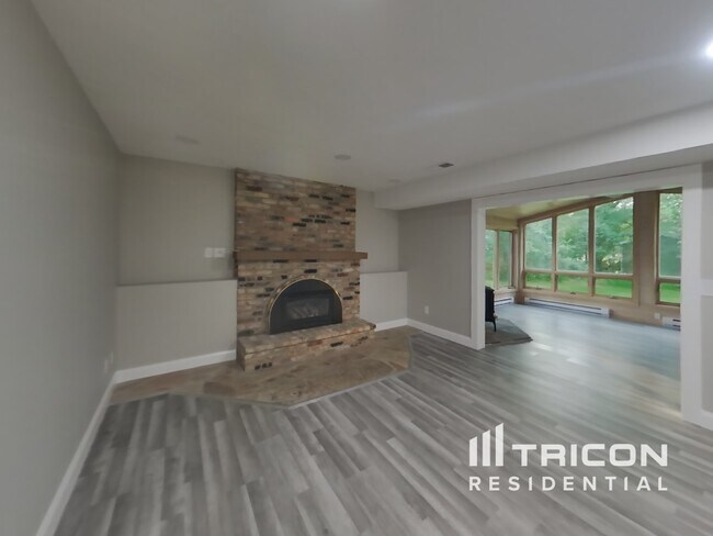 Building Photo - 12911 Overlook Rd
