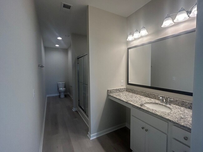 Building Photo - 934 Manitou Cir
