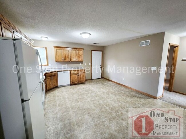 Building Photo - 3-Bedroom, 2.5-Bathroom home in Independence