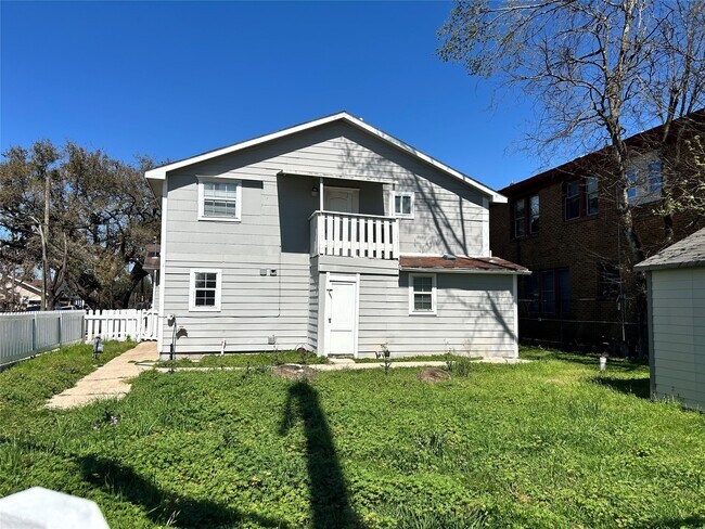 Building Photo - 421 Sidney St