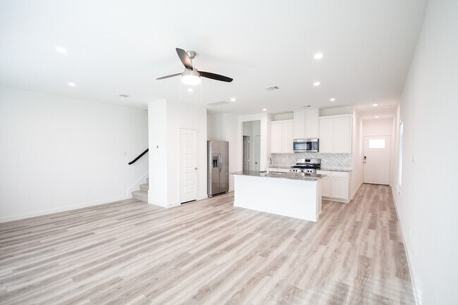 Building Photo - 10217 Berkeley Spgs Trl