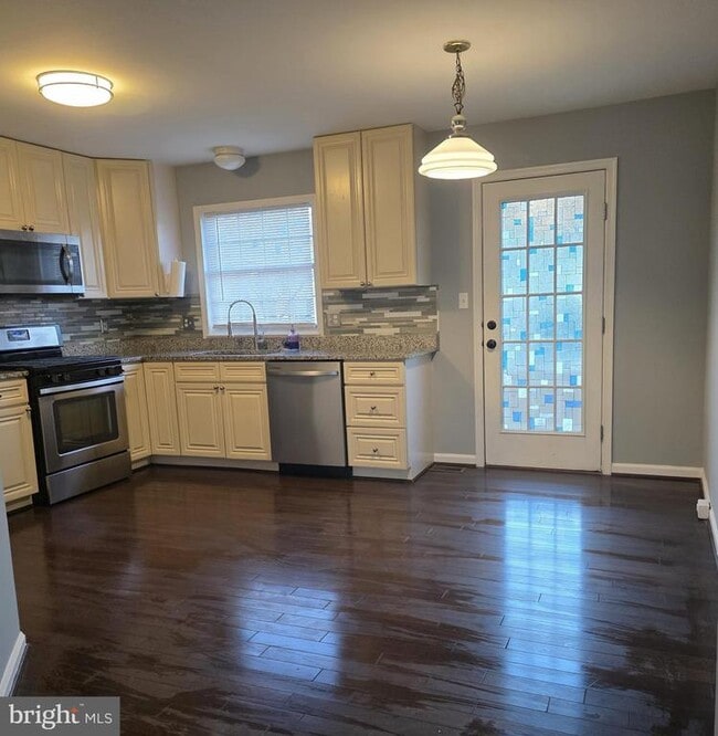 Building Photo - 12977 Abner Ave