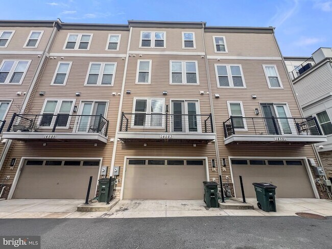 Building Photo - 14583 Lakestone Dr