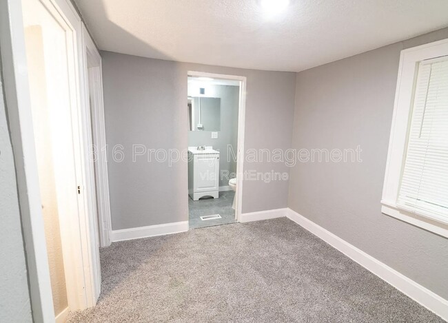 Building Photo - 5815 Euclid Ave E