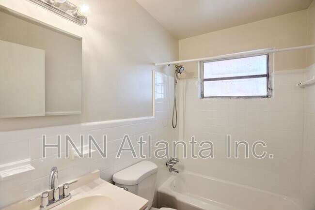 Building Photo - 2157 Lenox Rd NE