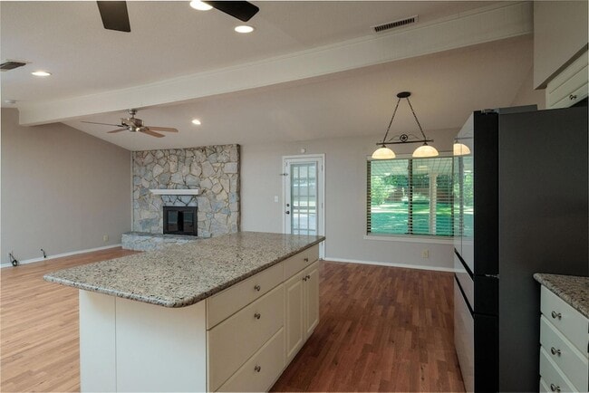 Building Photo - 624 Cimarron Trail