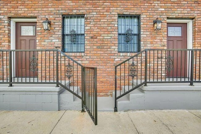 Building Photo - 2102 Philip St