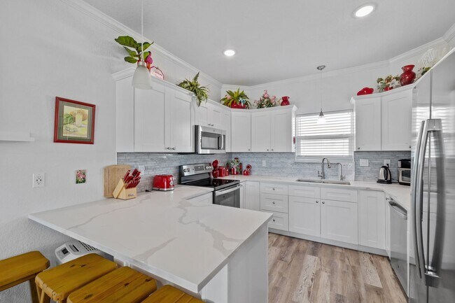 Building Photo - 139 W Palm