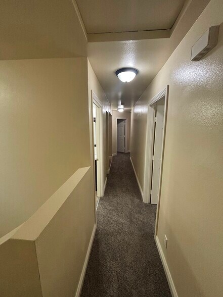 Building Photo - 160 W 52nd St