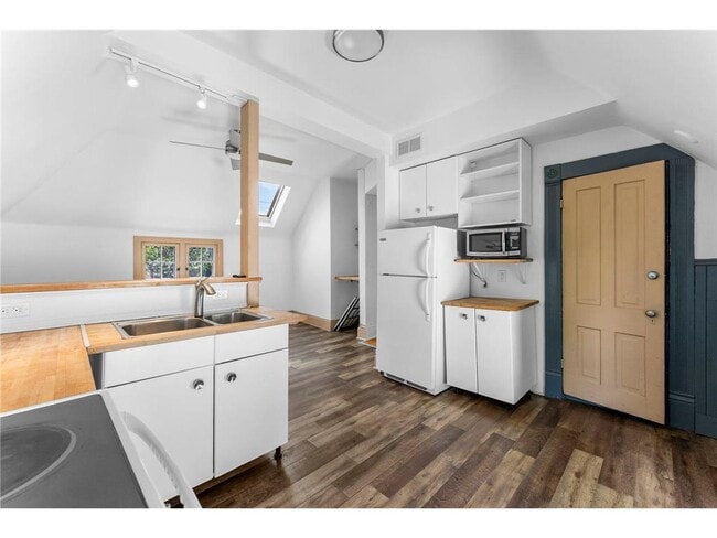 Building Photo - 2559 Aldrich Ave S