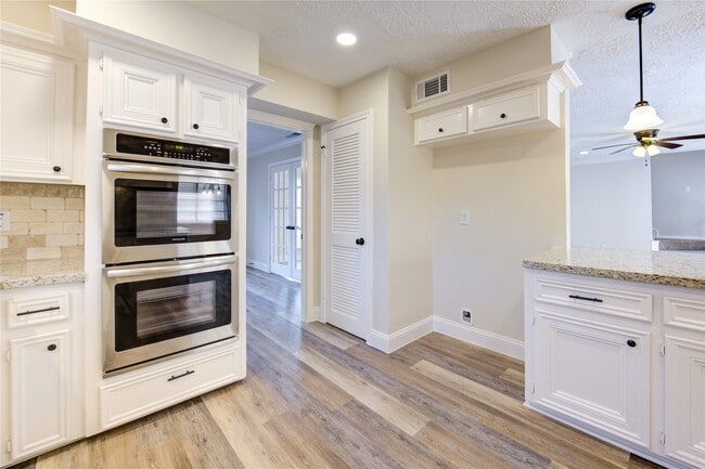 Building Photo - 9115 Taidswood Dr