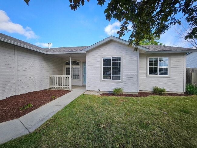 Building Photo - Cute Meridian Home!