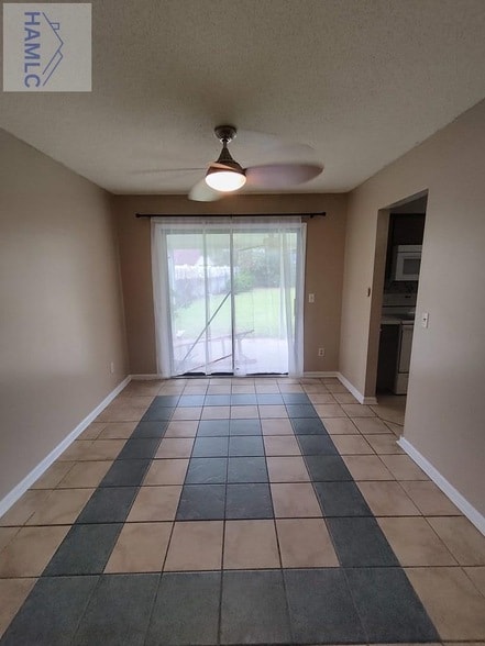 Building Photo - 709 Edgewood Ct