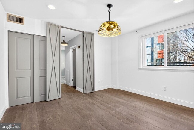 Building Photo - 2579 Memphis St