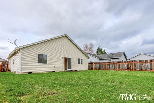 Building Photo - Beautiful Orchards Home with Spacious Layout