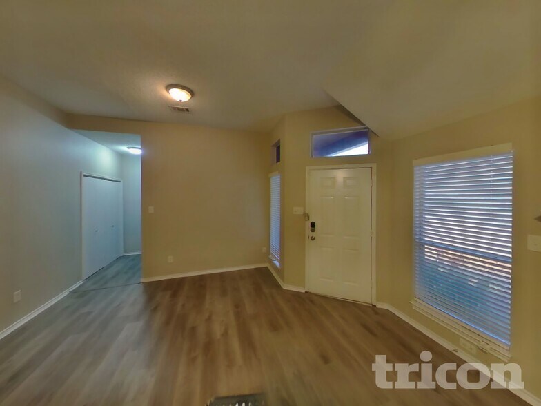 Building Photo - 5208 Wolverton Ct