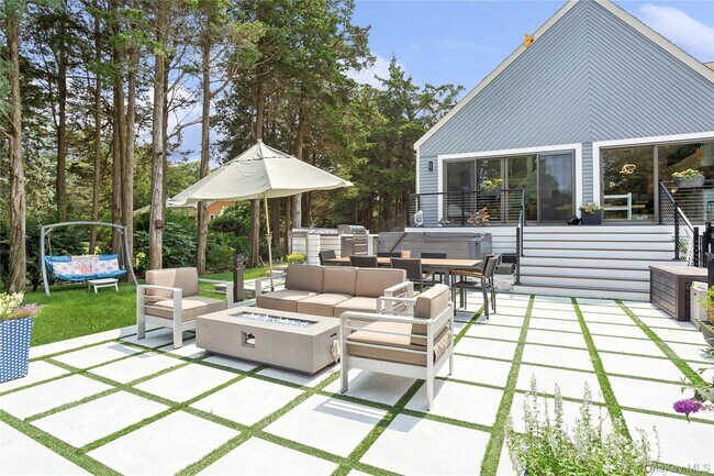 Building Photo - 425 Cedar Point Dr E