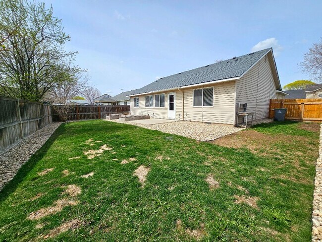 Building Photo - 13307 W Satinleaf Dr