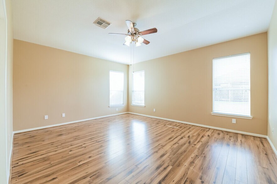 Building Photo - 15538 Anton Dr