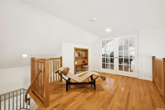 Building Photo - 1080 Lands End Rd