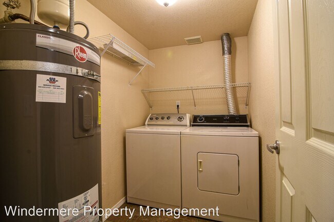 Building Photo - 2 br, 2 bath House - 15433 Country Club Dr...