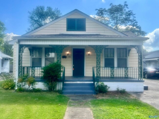 Primary Photo - 1110 8th Ave SE