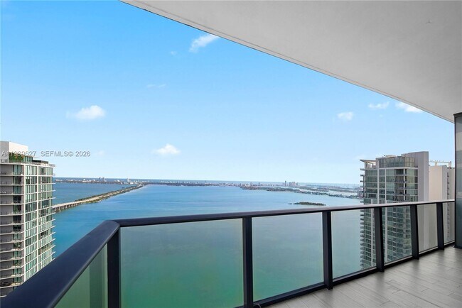 Building Photo - 480 NE 31st St