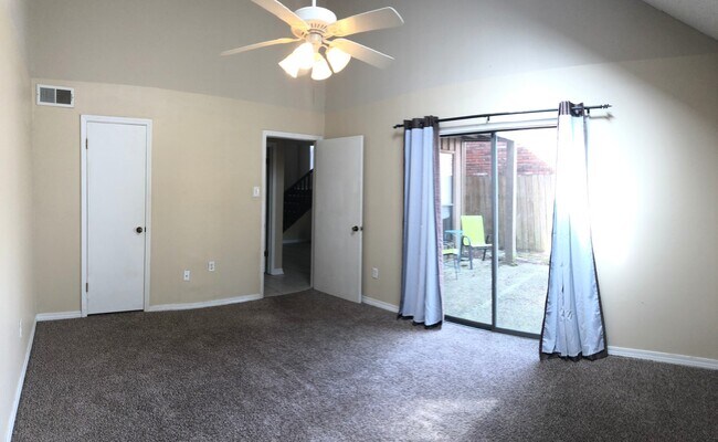 Building Photo - 1324 Sharlo Ave