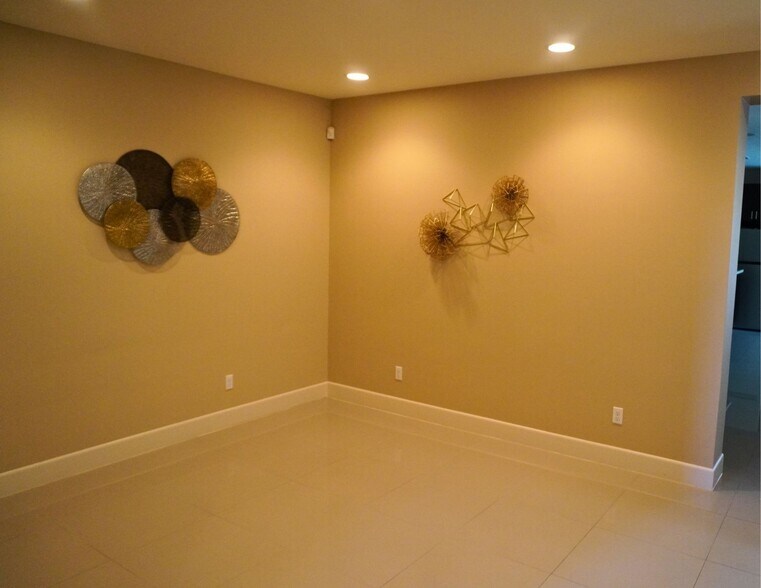 Building Photo - 1445 Ozark Ave