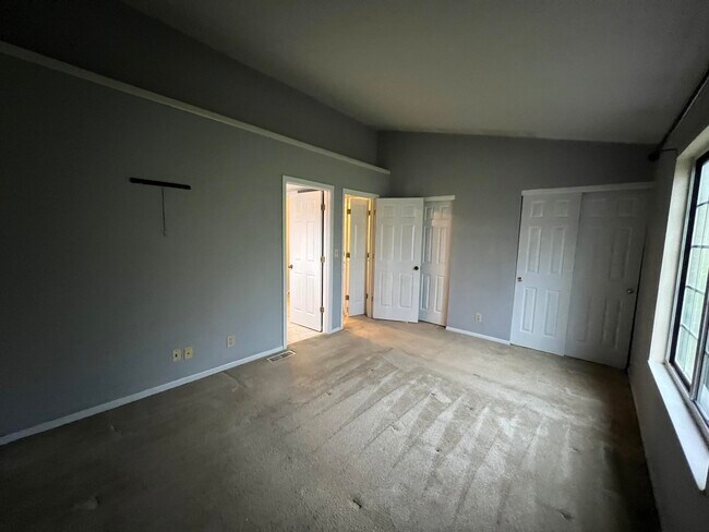 Building Photo - 7115 Sweetwater Dr